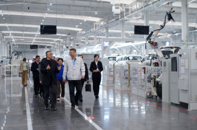 徐念沙會(huì)長一行赴上汽通用五菱調(diào)研廣告設(shè)計(jì)工作